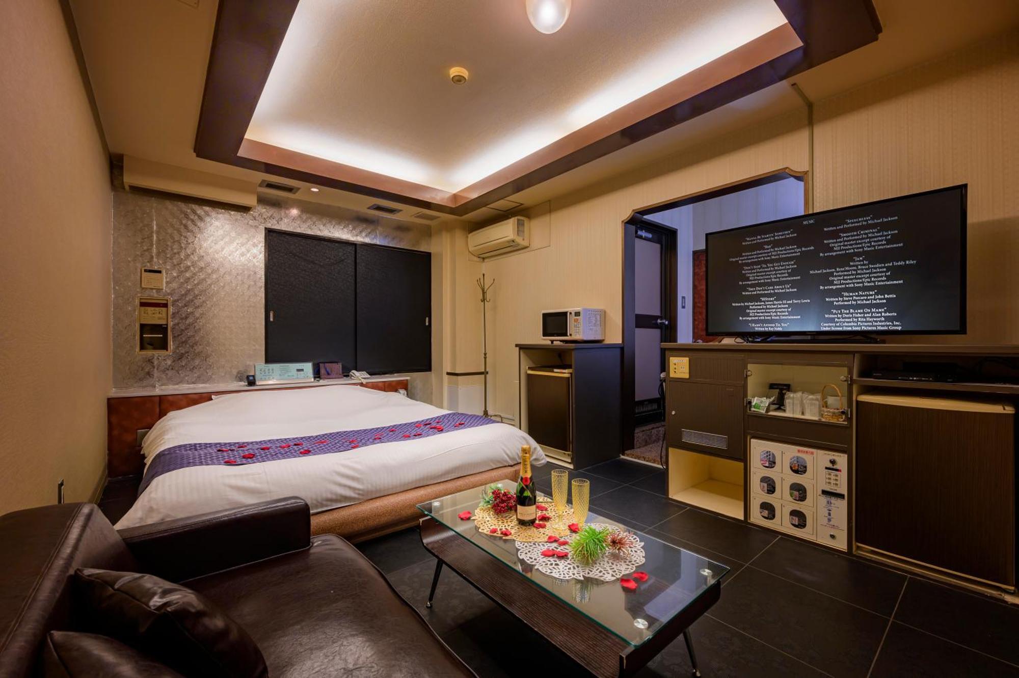 Hotel Mobilia (Adults Only) Tsurugashima المظهر الخارجي الصورة