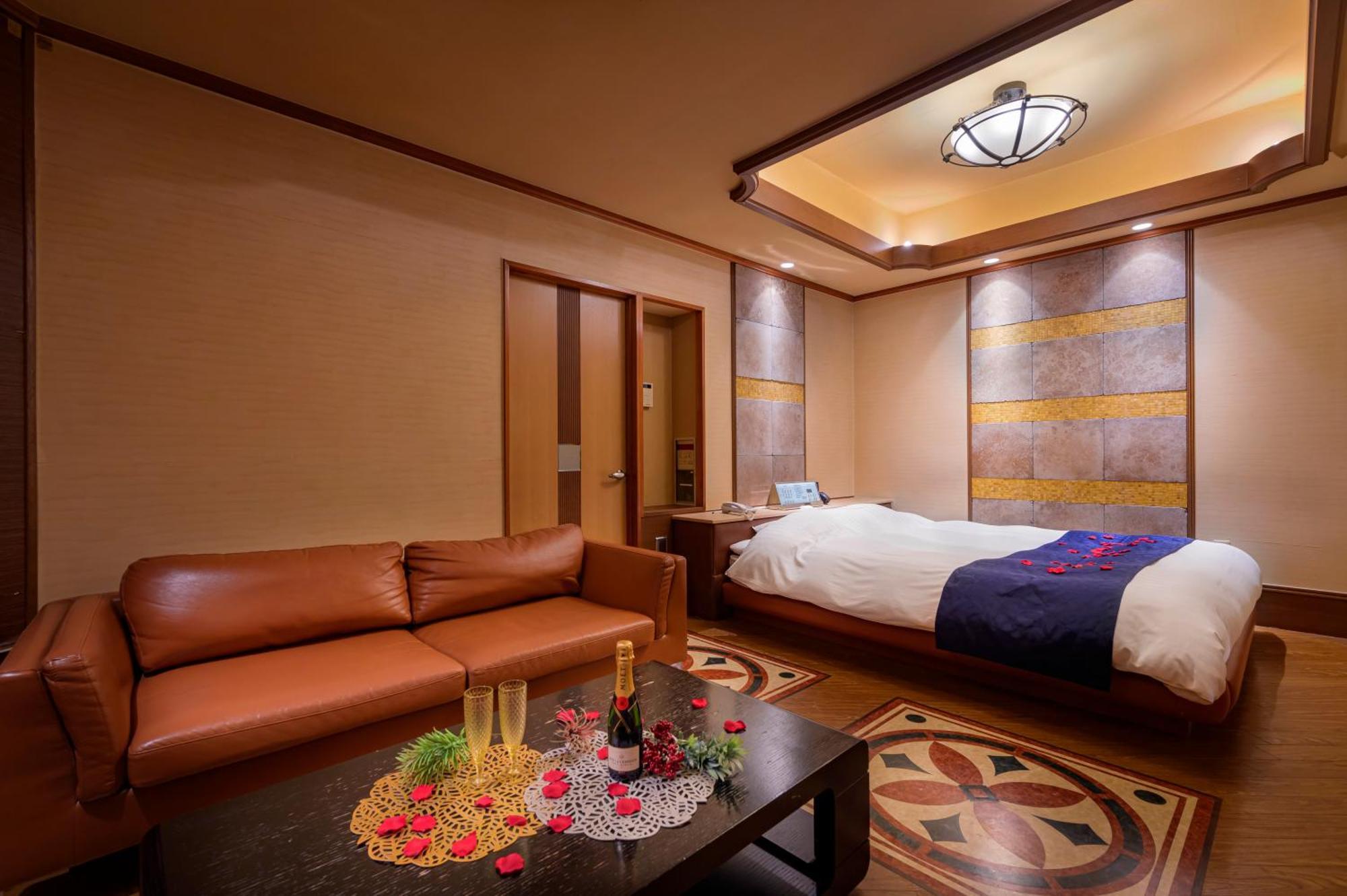Hotel Mobilia (Adults Only) Tsurugashima المظهر الخارجي الصورة